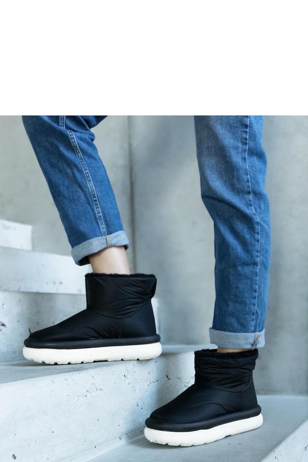 Snow boots model 204803